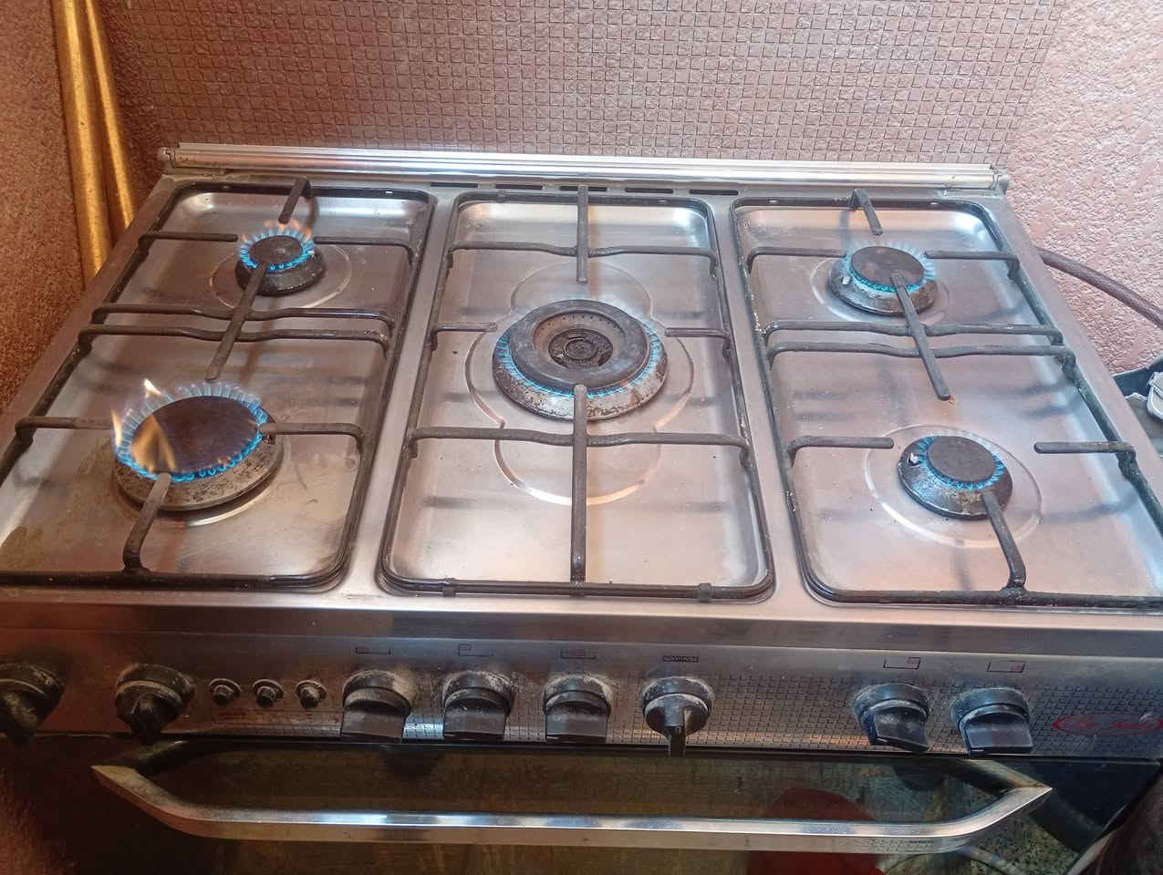 يوجد طباخ للبيت خمس عيون شغال
المكان كربلاء 

باب بغداد 

السعر 350


**إذا كنت صاحب هذا الإعلان وتريد حذفه لأي سبب، رجاءا أرسل رسالة إلى الدعم الفني**