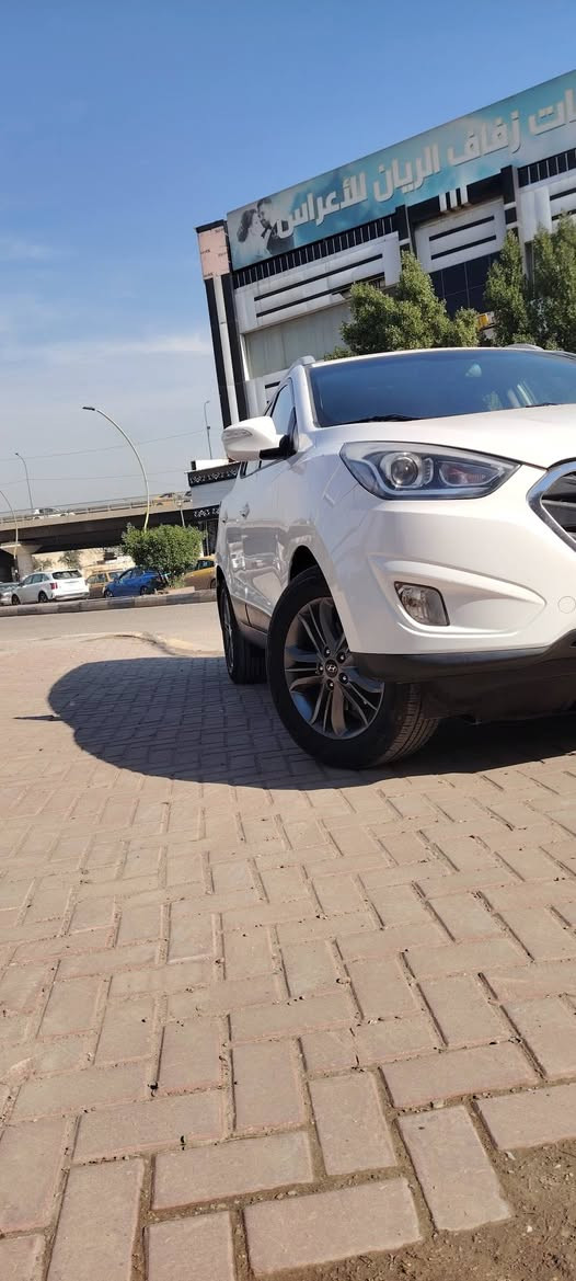 هيونداي توسان موديل 2016للبيع
سلام عليكم توسان موديل 2016للبيع 

مواصفات عاديه 

السياره جاهزه ما بيه اي نقص 

ماشيه 160km

بيه صبغ جاملغ خلفي و بارد بل باب اثر شخط

السعر 15900

مكان السياره بغداد الوزيريه معرض خيرات بغداد المركزي 

للستفسار ***********
