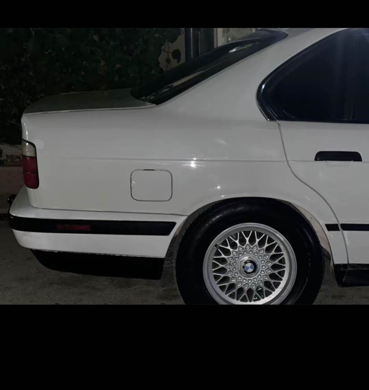 سڵاوی خواتان لێبێ bmw 1994 e34  بێ بۆیاخ  کامل مواسەفات بێ لێدرانو دەحم   کامل کارەبای گیانی ئیش دەکا ٢ کوشن کارەبا ساردو گەرم  مەکینەو گێڕێ بەشەرت  ٤ تایەو ویلی لۆکی لەسەرە    ٦ وەرەقە خرامەی لەسەرە دوای محامەلە دەتدەینەوە   ئەگەر موشتەری نی تکایە نامە مەنێرە كويسينجاك, أربيل


**إذا كنت صاحب هذا الإعلان وتريد حذفه لأي سبب، رجاءا أرسل رسالة إلى الدعم الفني**
