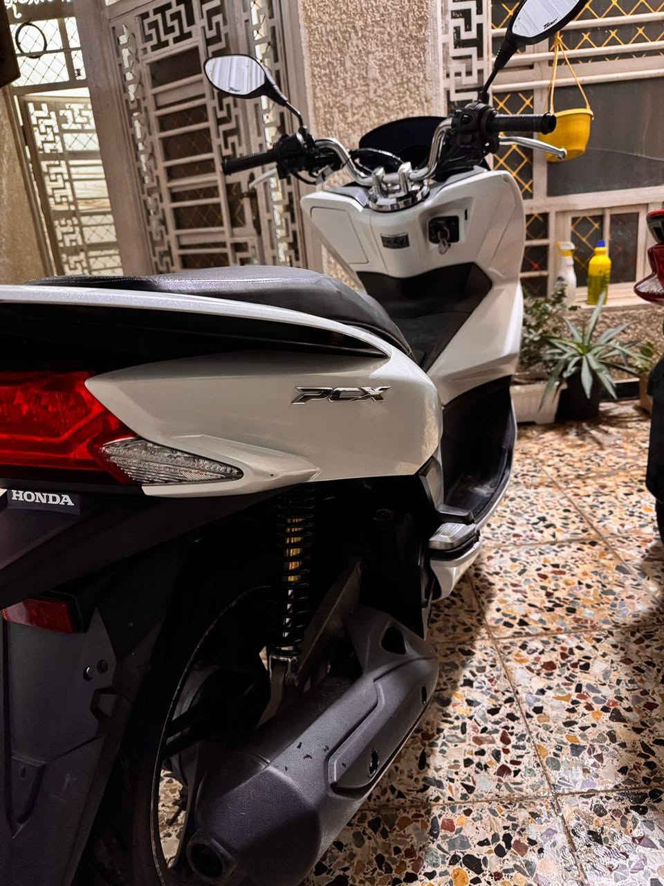 السلام عليكم
pcx جيل ثاني 

ماشيه ٩ الاف 
تدفئه يدات
كلشي شغال دراجه جديده
مكان الامين الثانيه السعر 1750
***********
