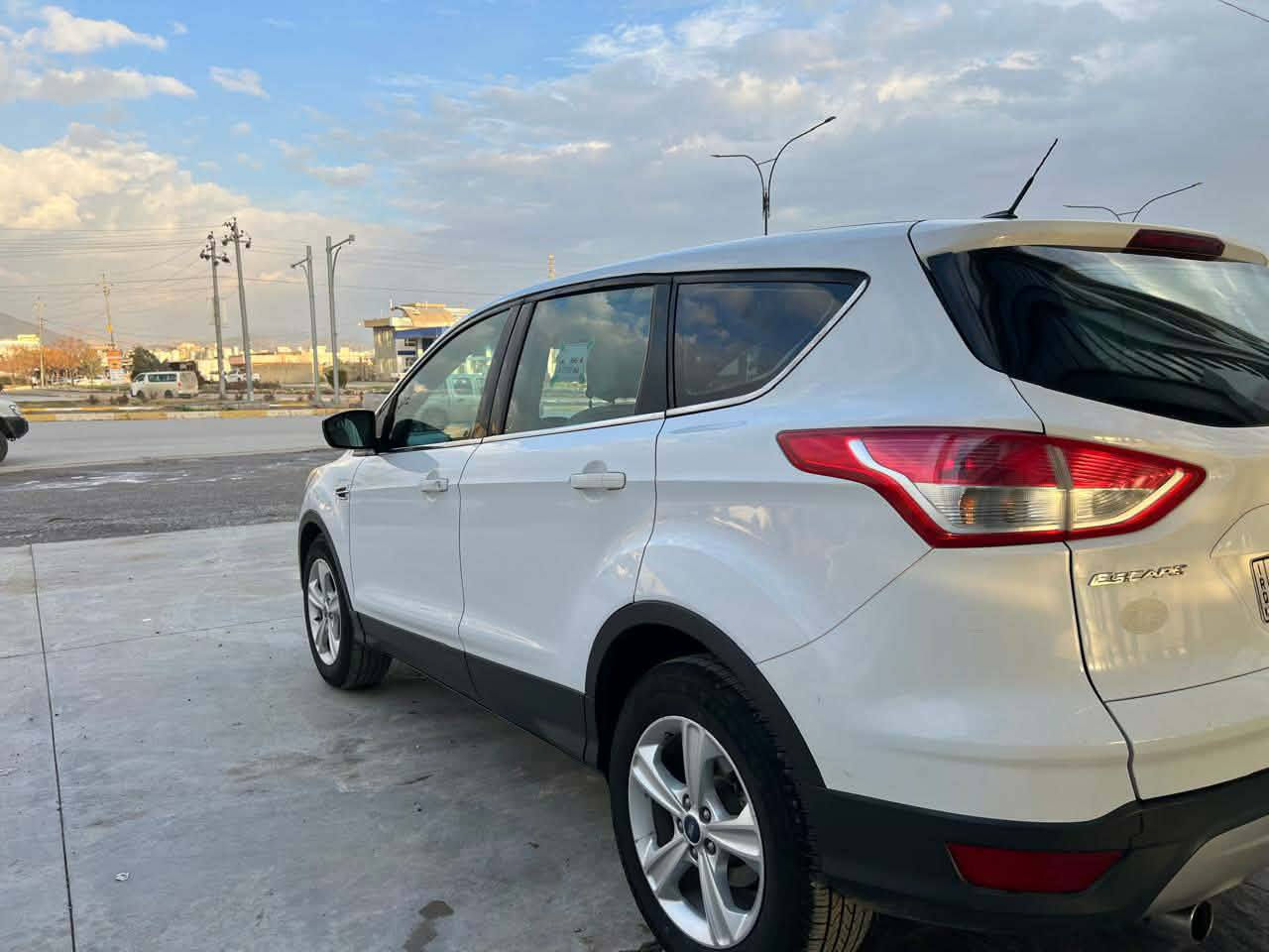 فۆرد ئیسکەیپ 2013 شەریکەی نیڤا خەلیجی دەبڵ ئەکسل بێ بۆیاغ شغال فوول مواسەفات گێڕو مەکینەی بێ عەیب بەس سڵایت نیە بە ناو خۆمان هەمووی نوێیە 2030
***********
*********** شوێن حاجیاوا رانیە نرخی 95 گەڵاو معامەلەی برایان رانية, السليمانية
