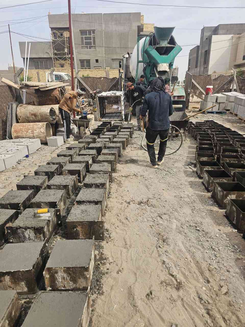 سلام عليكم 
يتوفر لدينا صبات لهيك الطاقه الشمسيه
وزن الصبه 50كيلو 
وبمواصفة صب C30
موقع الصبات الحله حي الجزائر
***********
