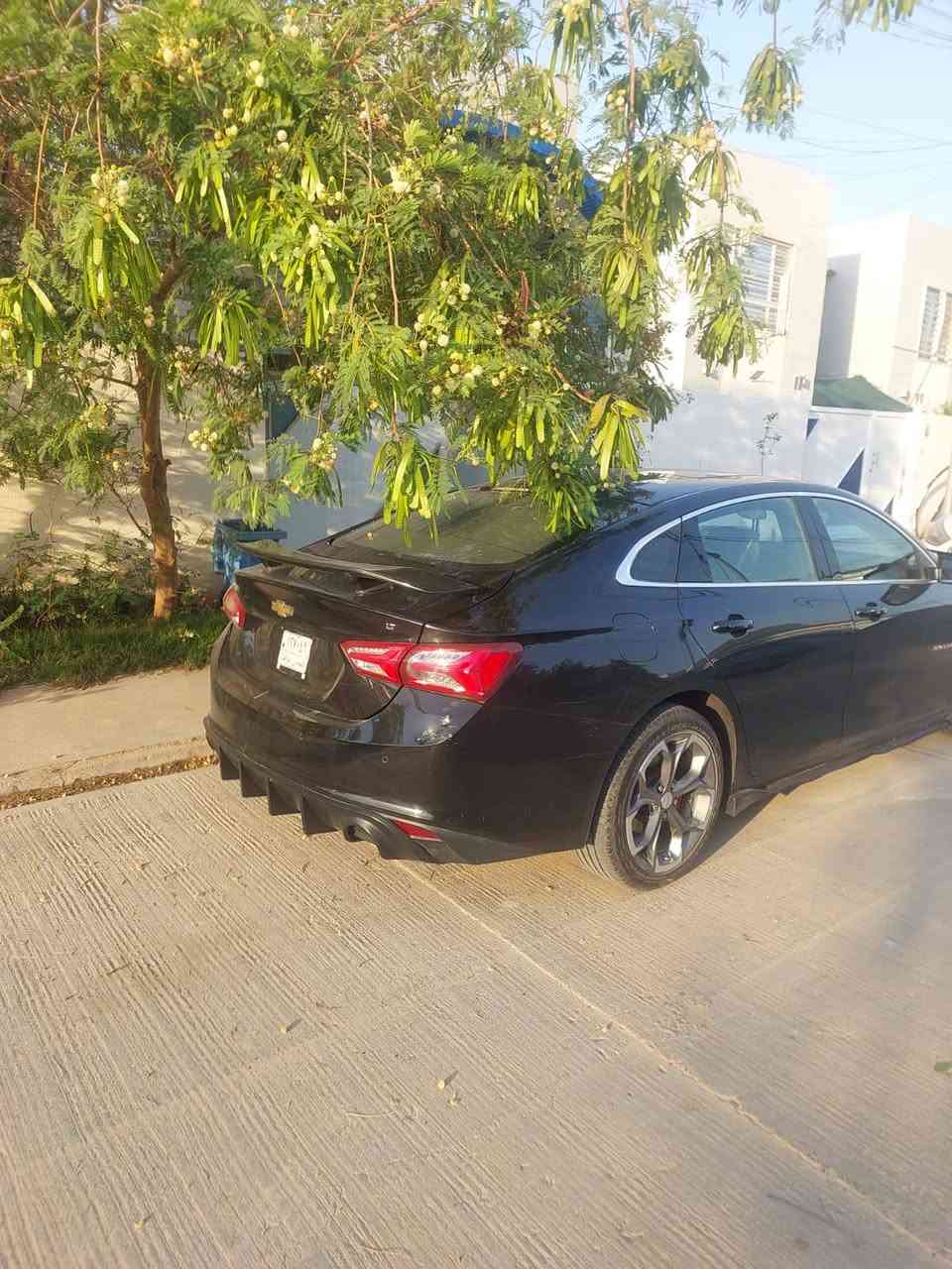 السلام عليكم ماليبو موديل ٢٤ فول مواصفات للبيع مال مستعجل ب100 حادثه قطعتين بنيد وجاملغ 
***********
