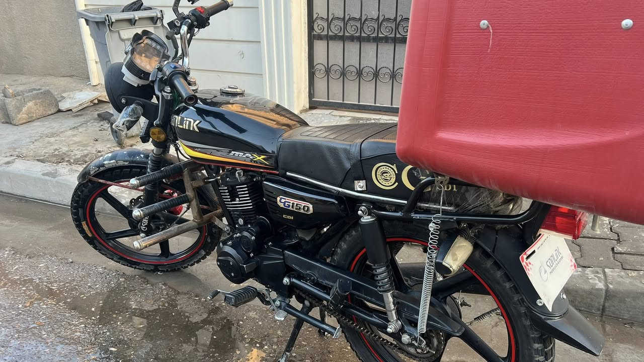 السلام عليكم
دراجه ايراني MAX-1سونك 
موديل2024 اوراق كامله
دراجه نضيفه بمعنه الكلمه
وبلعافيه على الياخذها
هيه والصندوق ابيع 
*********** واتساب
