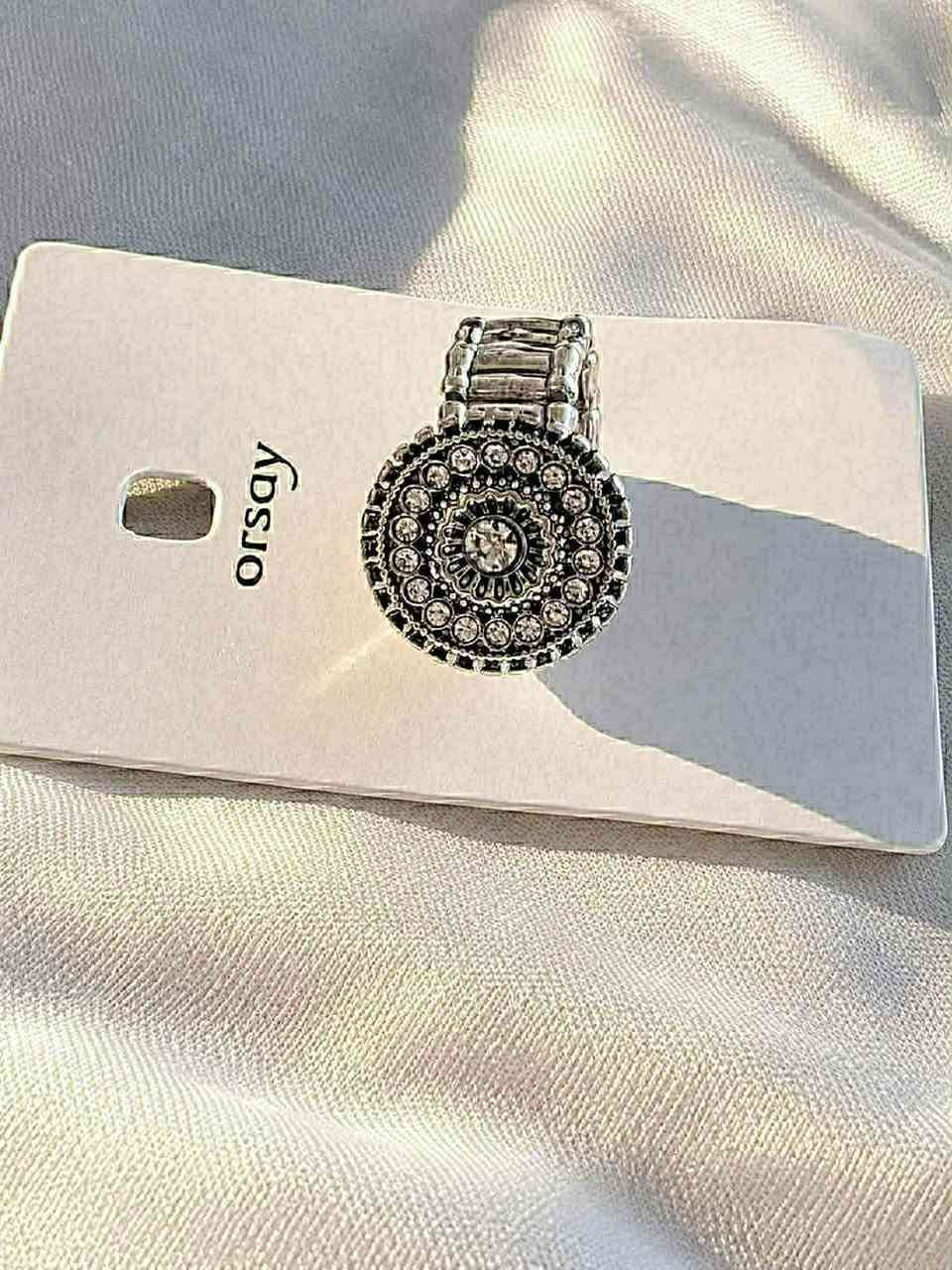 اكسسوارات القطعة بألفين
متوفر توصيل داخل الحلة 3 محافظات 5


**إذا كنت صاحب هذا الإعلان وتريد حذفه لأي سبب، رجاءا أرسل رسالة إلى الدعم الفني**