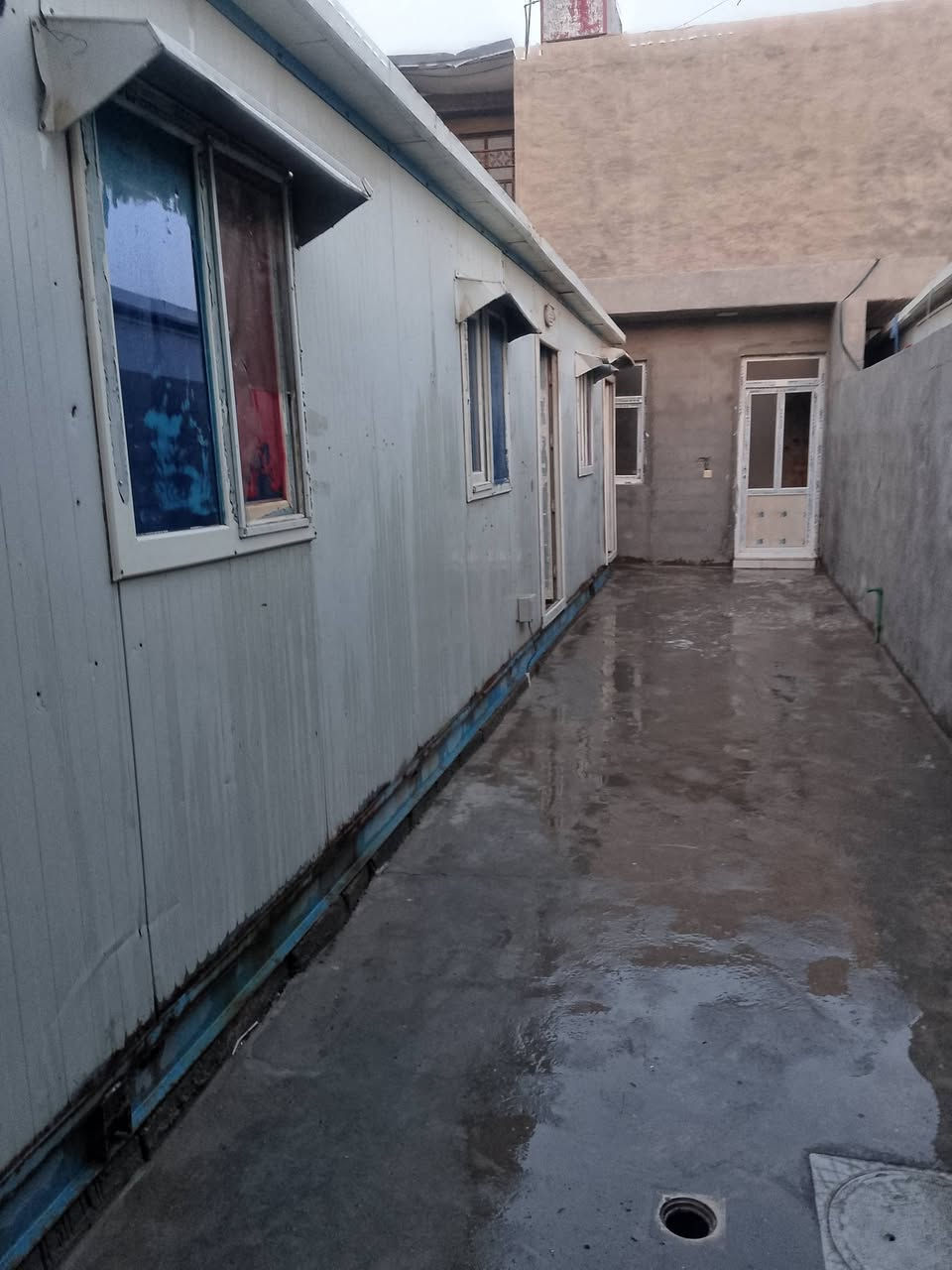 سلام عليكم كرفان للبيع مكانه بغداد ابوغريب *********** سعر مناسب للشراي
