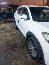 توسان موديل 2017 السيارة بيها الجاملغ الخفلي الهلال بارد شويه الباقي م...