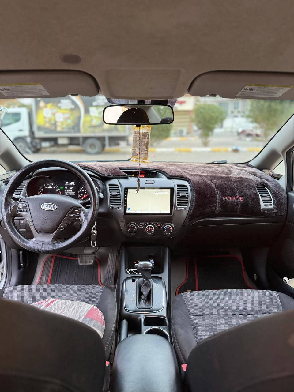 سلام عليكم للبيع
كيا فورتي 2018
رقم اربيل بأسمي  هزه وسنويه جديد 
مكينه 2000 دوش 
كير مكينه حداديه تبريد كله جديد شرط 
السياره بيهة اربع قطع صبغ بنيد وجاملغ عكس السائق وباب الصدر وجاملغ خلفي 
110وبيهة مجال 
مكان بغداد العامريه 
***********

