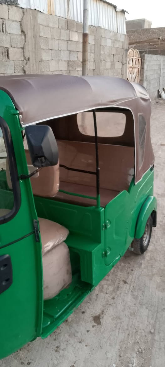 سلام عليكم شباب تكتك للبيع تكتك معمره ومصبوغه عام رقم ***********
