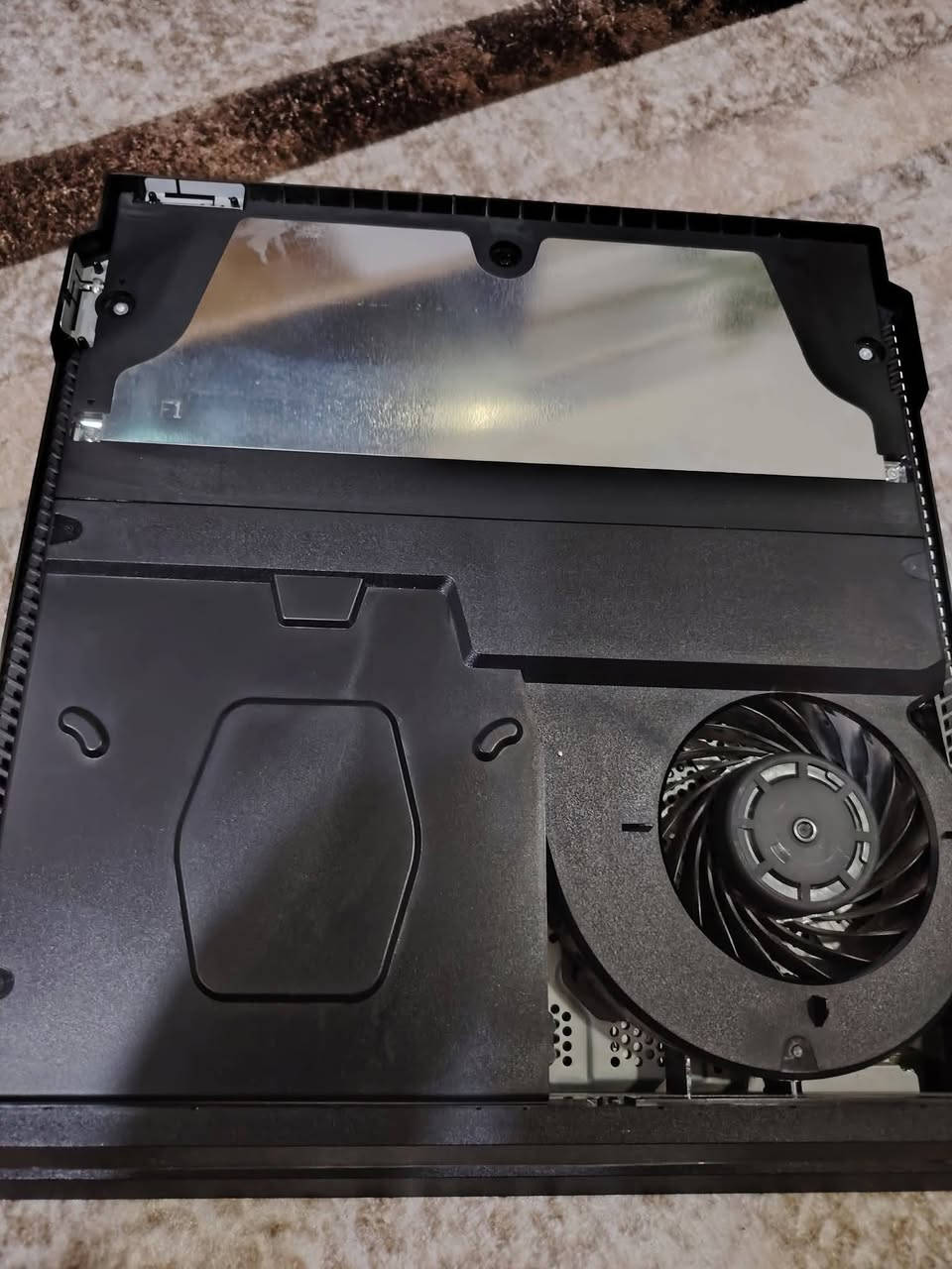 📢 للبيع بلاي ستيشن 4 برو (PlayStation 4 Pro)
الجهاز نظيف جداً وما بي أي خلل، بلادي ممفتوح .
ذاكرة 1 تيرا
جويستك عدد 2 اصليات وقرص 
الجهاز نظيف واستعمال شخصي
💰 السعر: 300 ألف  العنوان بعقوبه التحرير


**إذا كنت صاحب هذا الإعلان وتريد حذفه لأي سبب، رجاءا أرسل رسالة إلى الدعم الفني**