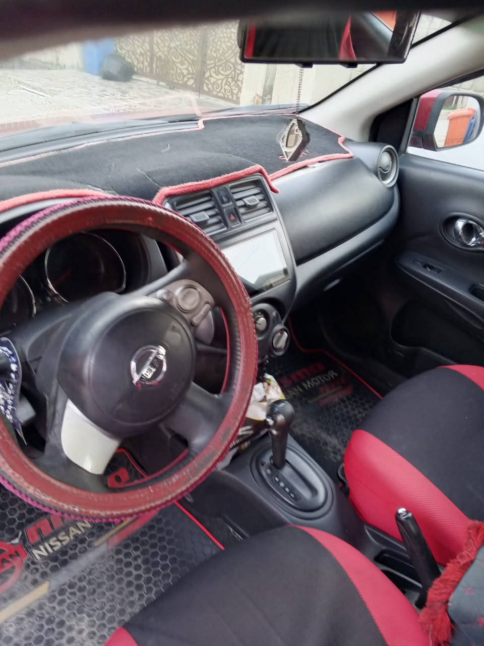 من رخصت الادمن للبيع فيرسا 2013 سيارة بأسمي سنويه ل28 صدر نص عمر السعر 73 وبيها مجال للشراي السيارة مصبوغة حزام رقم ذي قار دولي رجأا لحد يكسر بحلال العالم متعجبك لتعلق السيارة متواجدة بغداد العامرية للاستفسار *********** متواجد من الساعة التاسعة صباحا حتى التاسعة مساءً.
