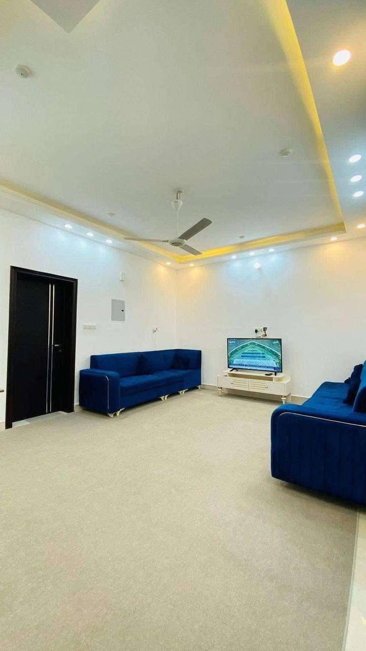 للبيع دار في مجمع الدوح السكني
مساحة 200م ركن على شارعين تبليط انارة واصل
طابقين يتكون
(من 6غرف +صالةعدد 2+استقبال+مطبخ+مجمع صحيات+حديقة+كراج سيارة)
بناء 2023
ملاحضة// الدار بناء شخصي بأشراف صاحب البيت 
البيت مطلوب للإسكان 83
***********
