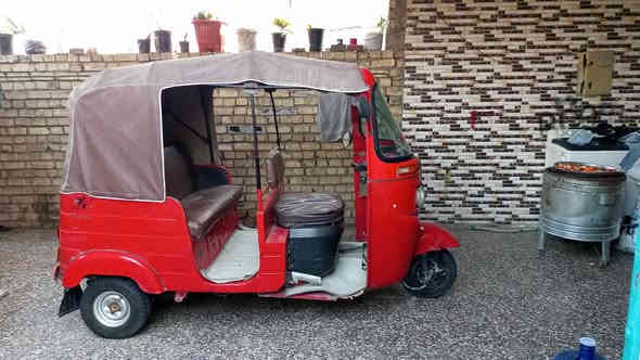 سلام عليكم تكتك للبيع مديل 2018 مكينه لا تنغيص لا تبخير تخم تاير جديد بس بيه خياسات مكاني بغداد حي النصر وهاذه رقمي ***********
