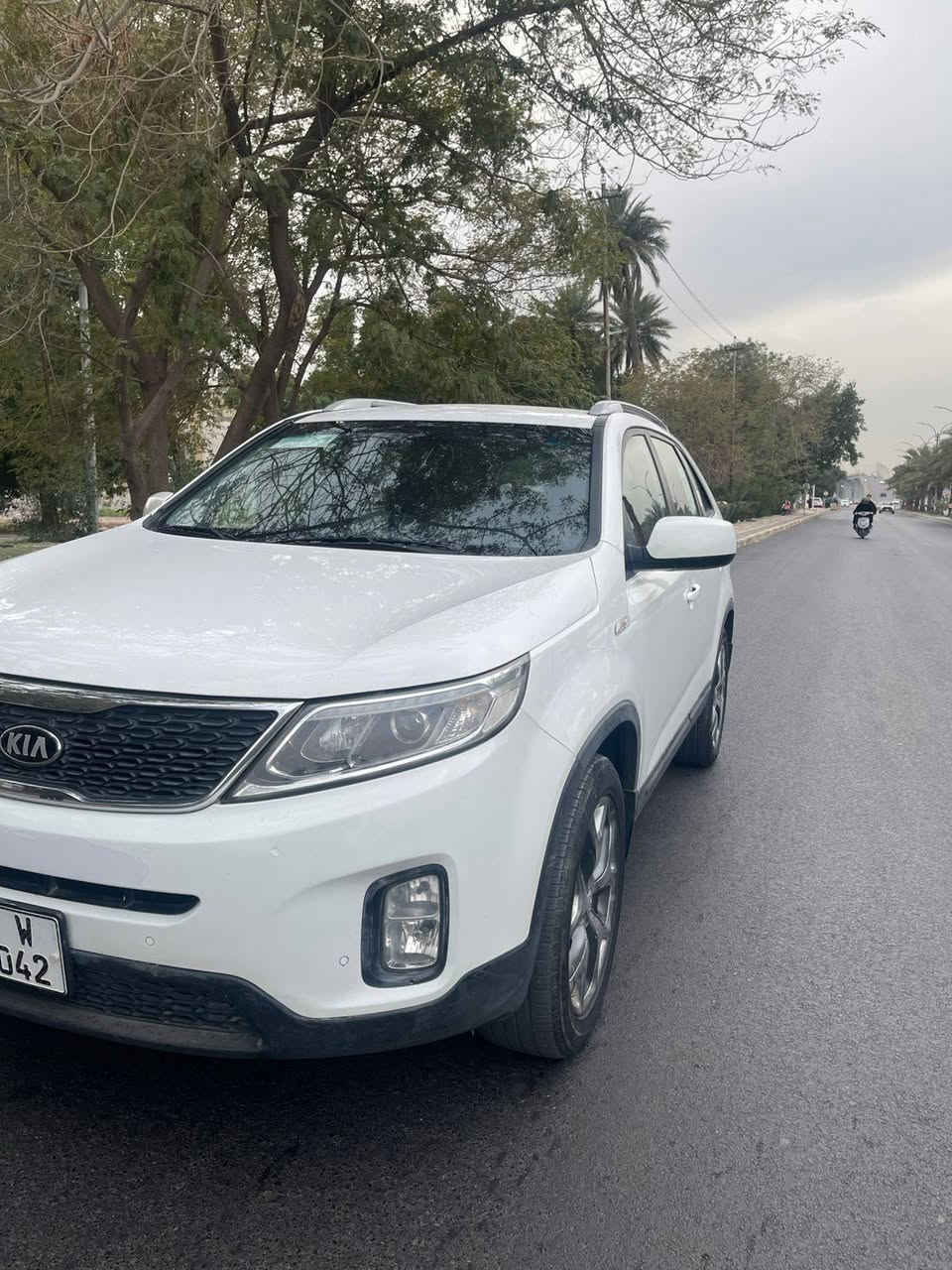 سلام عليكم سورنتو موديل 2015 وارد خليجي بدون صبغ ولاضرر شركة العامة السيارة جلد  اشاير مري كامرة خلفيه رادار تثبيت سرعه السيارة رقم بغداد مشروع وطني تحويل ثاني يوم السيارة جاهزة من كير محرك صدر تبريد تخم تاير جديد العنوان بغداد البستان للاستفسار عن السيارة الرقم ***********
