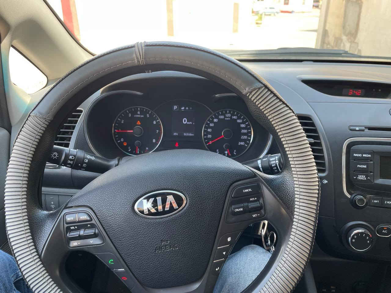 كيا سيراتو ٢٠١٨ 
كلين تايتل ولا قطعة مكفولة شرط 
محرك ٢٠٠٠
بيها كم رصعة خفيفات كلش 

محركها جديد مشدود برمضان مكفولة شرط الفحص والتراي 
مكانها تكريت 

اللي مهتم وجاد يتفضل ويتدلل هذا رقم التلفون
وسعرها مناسب  
***********
