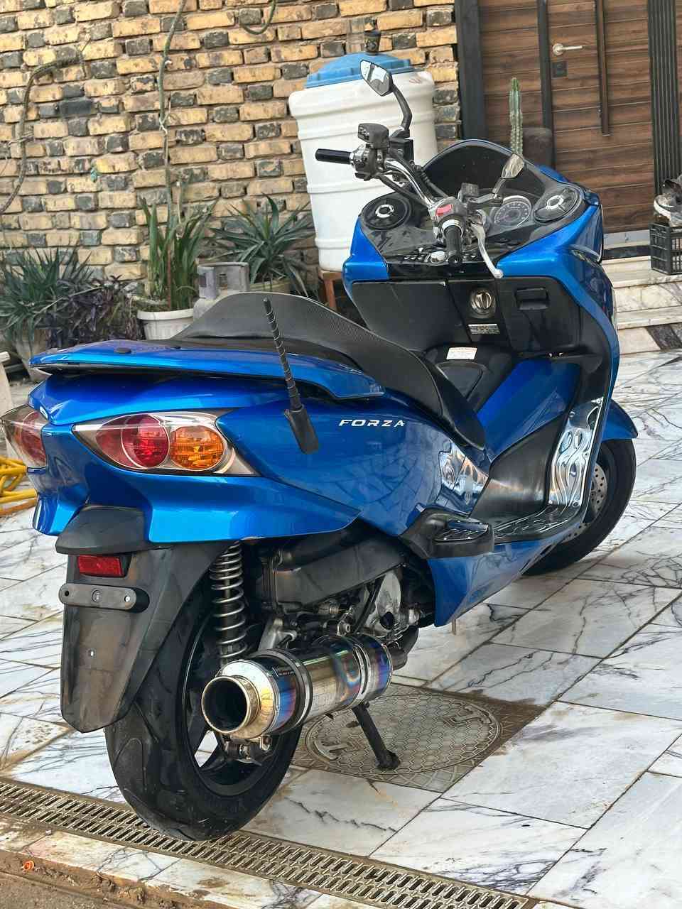 سلام عليكم
فورزه 010 دراجه صار شهر طالعه من وكيل 
كفاله عامه 
ماشيه 17الف حقيقي دراجه نظيفه بمعنى لكلمه ضمان سنه 
اريد اراوس ب تي ماكس نظيف 2011 وفوك
***********
