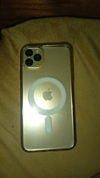 ايفون11برو ماكس لون ذهبي جهاز كله مكفول  جهاز مال بيت يشهد الله مامتعو...