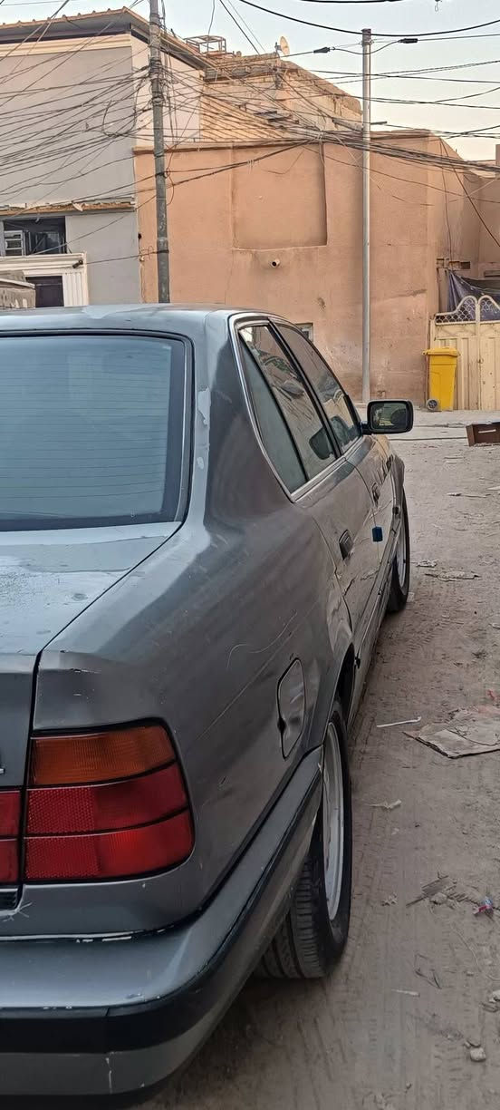 سلام عليكم
للبيع بي ام 525اصل مسكر فانوس مديل 1990 
عليها كير ومكينه جديد 
عربانه جديده اكسل 3.23 يعني انسه شي اسمه رون عالي 
حداديه خلفيه اماميه جديده السياره خير من الله عليها دوسه تشك الكاع شك
منضومه تبريد كله جديد وكله اصلي يعني مابي شي تجاري 
كهربائيات السياره كله بلادي ماكو شي اسمه جطل 
سياره خير من الله سنويه لحد 2030 شرط المداور 
السعر 58وبي مجال شي بسيط المكان كربلاء 
الشراي بي خير ويدلل ولسوك كلشي موجود بي موشراي لتكسر بحلال غيرك 
رقم مبايل ***********
