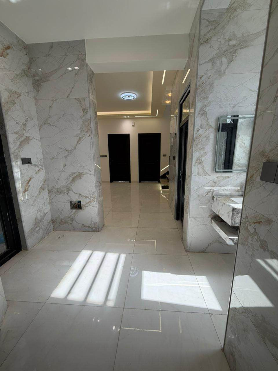 #دار_للبيع_طابو_زراعي 👇👇#استلام_مباشر

#الموقع // #حله_نادر_الثانيه_حي_الزيتون_الجديد

 #طابقين_بناء_حديث_درجه_اولى

#متوفر_كافه_الخدمات✅ ماء مجاري كهرباء تبليط عرض الشارع 10م اناره ليلية تحويل مباشر

#المساحه // 200 م 

#السعر // خاص

#التفاصيل ( استقبال + مطبخ حار وبارد + هول 

+ غرف نوم عدد 3 + مجمع صحيات عدد 3

+ منور عدد 2 + كراج سيارة )

——————————

للاستفسار اكثر مراسلة الصفحة او الاتصال 

 #علاء_الغرباوي  📞 ***********

او مراجعه المكتب 🏠#مكتب_روعة_اللقاء_للعقار 🏠

               🏗️ #مــوقع_المكتب🏗️

{ بابل/ حله نادر الاولى شارع الخدمي قرب سكله صدام } حلة, بابل
