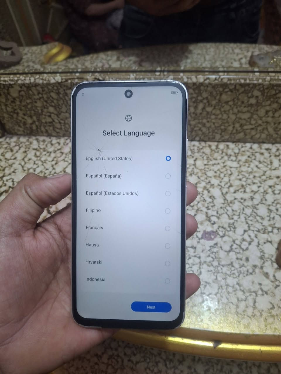 سلام عليكم تكنو سبارت 40 بروو وكف عدي المس ذاكرته 256 كله شقال تاخذه من باب البيت بس المس واكف وكف عدي  قيم باليرضه الله وخذه مكاني بغداد العماري رقم ***********
