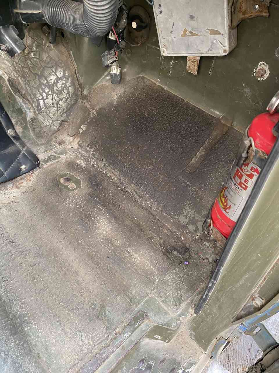 للبيع 
سيارة جديدة 2004 فحل بلادي 
***********
