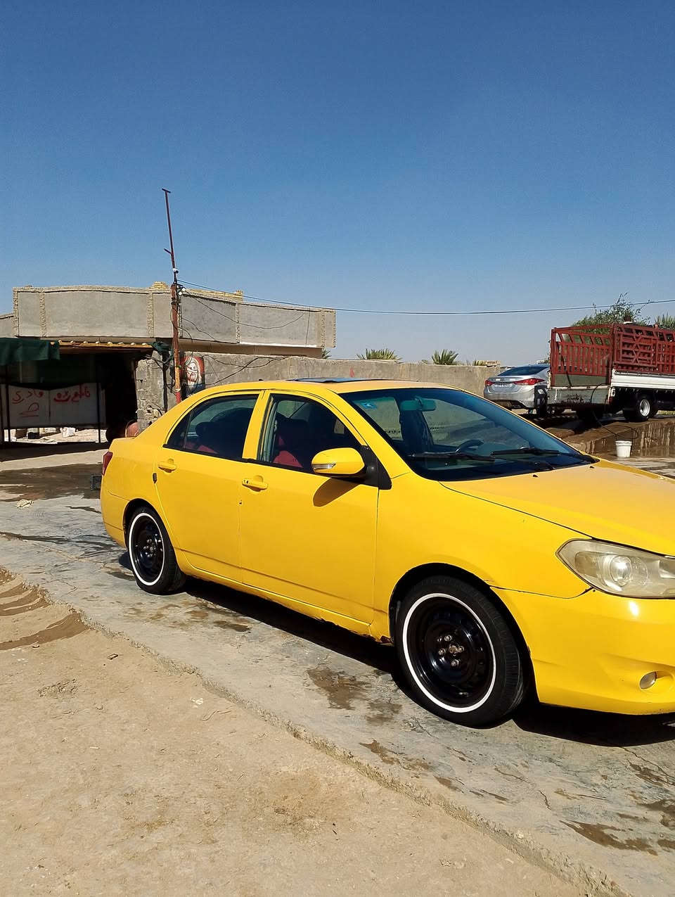 سلام عليكم بيوايدي للبيع رقم بغداد  نكليزي بسمي مكفوله من ضربة بس بيه حزام جماليه  كير عادي مكينه و كير كفاله  سياره فول بصمه  مصفره  سياره 47 وبيه مجال  مكاني حله ***********
