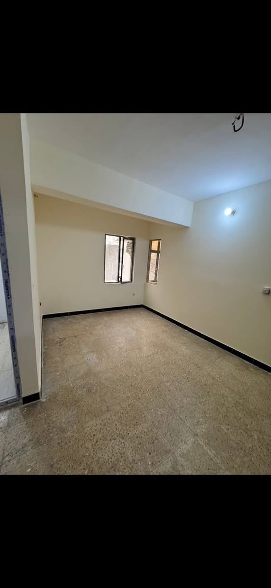 ✨🏡 مكتب حلم عقاري 🏡✨
نحقق حلمك بالعقار المناسب بأفضل الأسعار والمواقع المميزة 

 شقه للايجار💎

تتكون من 
غرفه نوم 1 - صاله - مطبخ - حمام ✅

سعره : 350 ألف

تتواجد عند مكتب حلم عقاري 
الموقع : السيديه - الضباط - شارع الكويتي 📍
للتواصل والاستفسار ***********
