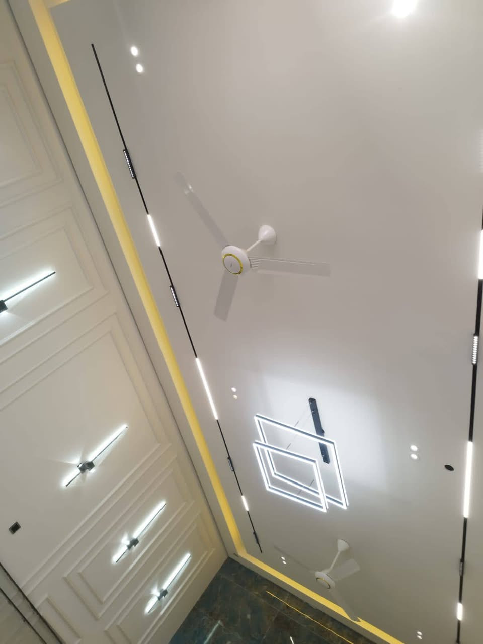 سلام عليكم 
كادر مختص للديكور والصبغ الداخلي والخارجي شغل درجه اولى العمل داخل بغداد و كربلاء فقط  استلام مهندسين 
ديكور داخلي وخارجي 
فوم طلس سحبات خارجي داخلي صبغ 
بوردكس جبس بورد 
نعمل على ترميم الداخلي والخارجي 
للتواصل  ***********
الهاتف ***********
