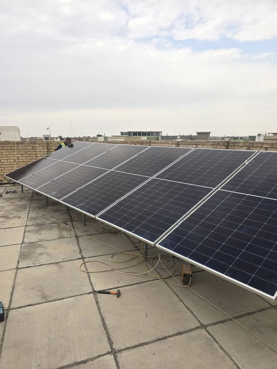 أللهم صل على محمد وآل محمد 

دار أخرى تودع انقطاع التيار الكهربائي. 

على بركة الله تعالى تم تجهيز وتنصيب منظومة الطاقة الشمسية في قضاء البدير.

في دار الاخ العزيز ابو  مهدي محمد عبد الحسين .

 10 امبير نهارا 
 10 امبير ليلا

🔵 الواح نوع لونجي 620 واط ذات وجهين 18 باس بار ذات جوده وكفاءة عالية .
🔵 انفيرتر حجم  6Kw كيلو واط  .
🔵 بطارية 🔋 10KW ليثيوم فوسفات الحديد ذات جوده وكفاءة عالية بضمان 5 سنوات .
🔵 بدي سيركت مجهز بأحدث القواطع الذكية وجوزات الحريق مع تحكم WiFi لمراقبة عمل المنظومة من اي مكان .
🔵 هيكل حديد مغلون 2 ملم .
🔴مستعدين لتنصيب جميع منظومات الطاقة الشمسية مع الضمان الحقيقي لجميع الأجهزة. 

بإدارة : سيد احسان وسيد غزوان

للتواصل والاستفسار 
الاتصال على الأرقام
*********** سيد غزوان الزاملي  .
*********** سيد احسان الزاملي .
#النور #للطاقة #الشمسية.
