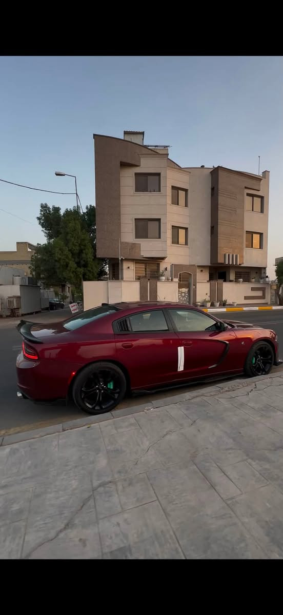 السلام عليكم 
دوج جارجر موديل 2019 اصل لون مميز كفالة من الصبغ رقم بغداد دولي بأسمي تحويل مباشر ثاني يوم المكينة 6سلندر 3600 بجم كبس على وضع الشرگة ماشية 83 جاهزة كل نقص مابيهة السيارة تو ويل حادث السيارة كلش بسيط بابتين مبدلات مثل اللون السيارة بدون صبغ بدون دواخل حدادية السيارة جديدة تبريد ثلج تخم تاير جديد السيارة مامتعوبة استعمال شخصي المكان بغداد الحبيبية سعر 190
***********
