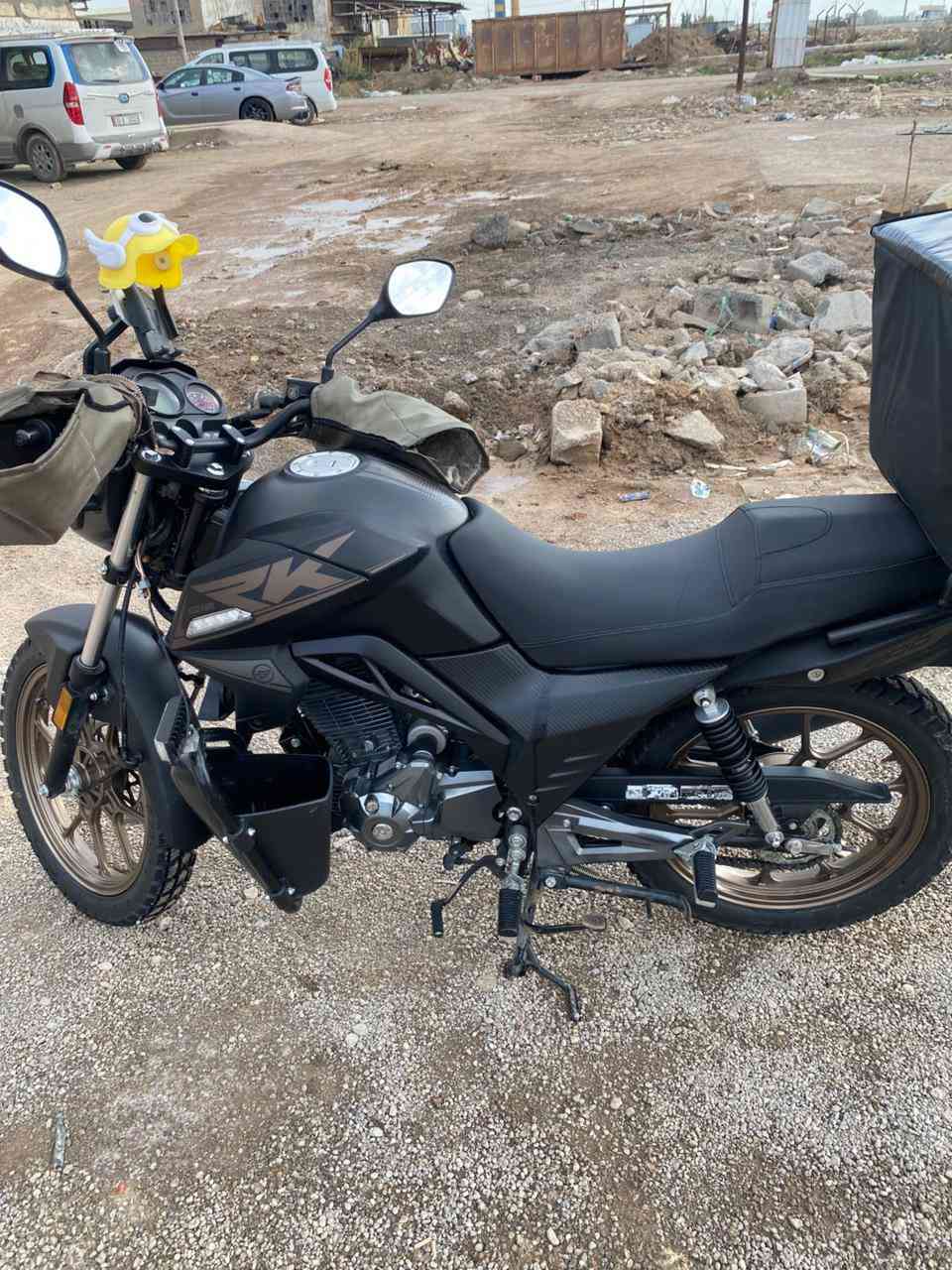 سلام عليكم من رخصت الادمن
RK موديل 25 
صار 3 اشهر من اخذتها 
بعدها على وضع الشركة 
ماشيه 14 الف 
تخم تاير جبلي مانع انزلاق 
لون اسود مميز
دراجه كلش حلوه و نضيفه و عمليه 
رقمها اربيل اصولي بس نروح للشركه اسويلك تنازل ثاني يوم تروح تحول باسمك
رايدها ب 2600 و بيها مجال للشراي 
مكاني ديالى الخالص رقمي ***********
