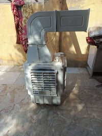 غراض للبيع كاونتر خشب كامل سعره 100 ولكاونتر ثاني سعره 150 جديد بعده م...