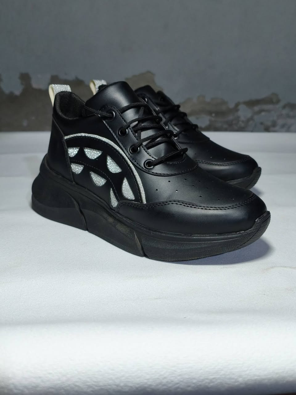 تتوفر لدينا أحذية رياضية 👟 وصنادل 🩴 سورية الصنع عالية الجودة. لمزيد من المعلومات، تواصلوا معنا عبر واتساب وتليجرام 📞https://wa.me/+963932556026https://t.me/targetsshoes


**إذا كنت صاحب هذا الإعلان وتريد حذفه لأي سبب، رجاءا أرسل رسالة إلى الدعم الفني**