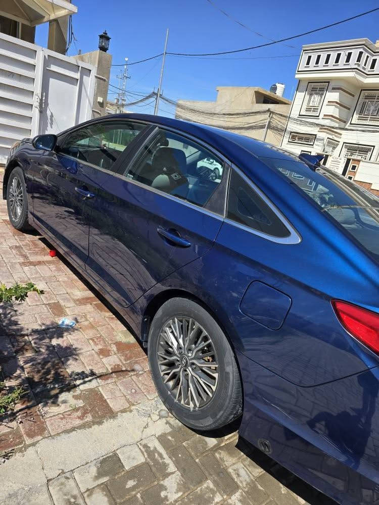 سوناتا وارد امريكي 2016 
نص فول
لايت ابيض زنون وبيه منضومه غاز 
قطعتين باب وجاملغ مال السكن بدون شواصي وبدون لغود 
رقم اربيل هزه جديده مال شهر ال 1 ورقم دولي بأسمي تريد وكاله تريد تحويل بكيفك المكان بكربلاء
*********** كربلاء, العراق
