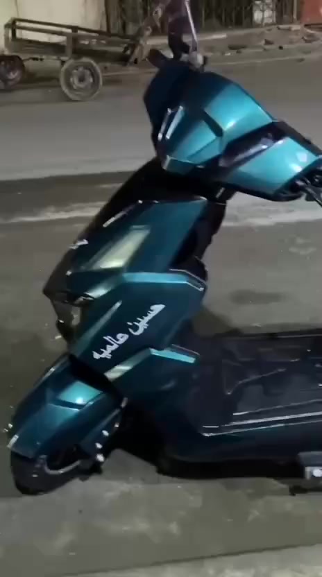 السلام عليكم دراجه شحن جديدة للبيع 6 بطاريات 3 سرعات سرعته 100 شاحنه وملحقات كامله مابيه اي نقص 
سعرها 950 الف وبيه مجال للطيبين مكاني بغداد الدورة الاثوريين ***********
