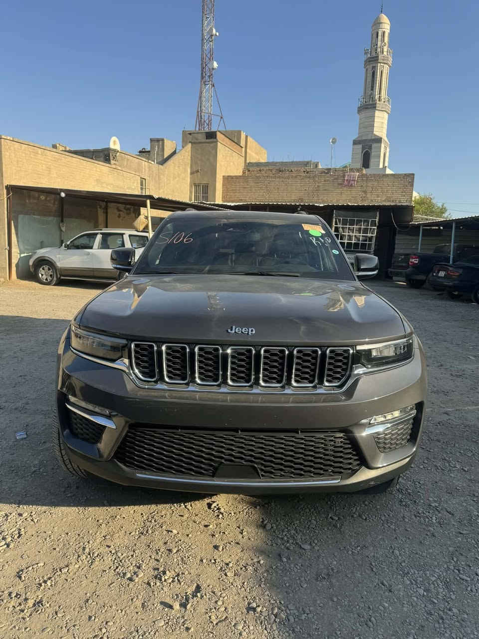 السلام عليكم جيب كراند شيروكي موديل 2024 هايبرد بلكن  كلين بدون حادث بدون صبغ فول موصفات بنروما وجلد فورويل كراسي ميمري
مكان السيارة ديالى بعقوبة  للاستفستار الاتصال على الرقم ***********
