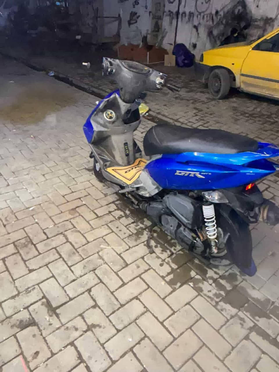 سلام وعليكم دراجه جي  تي ار للبيع مكفول كفاله عامه دراجه كله بلاديه كفاره بلادي ختم واحد ويه المكينه دراجه بلك ما مبدل بيه جيب فيتر وتعال افحص مكان بغداد النهضه سعر 950الرقم***********
