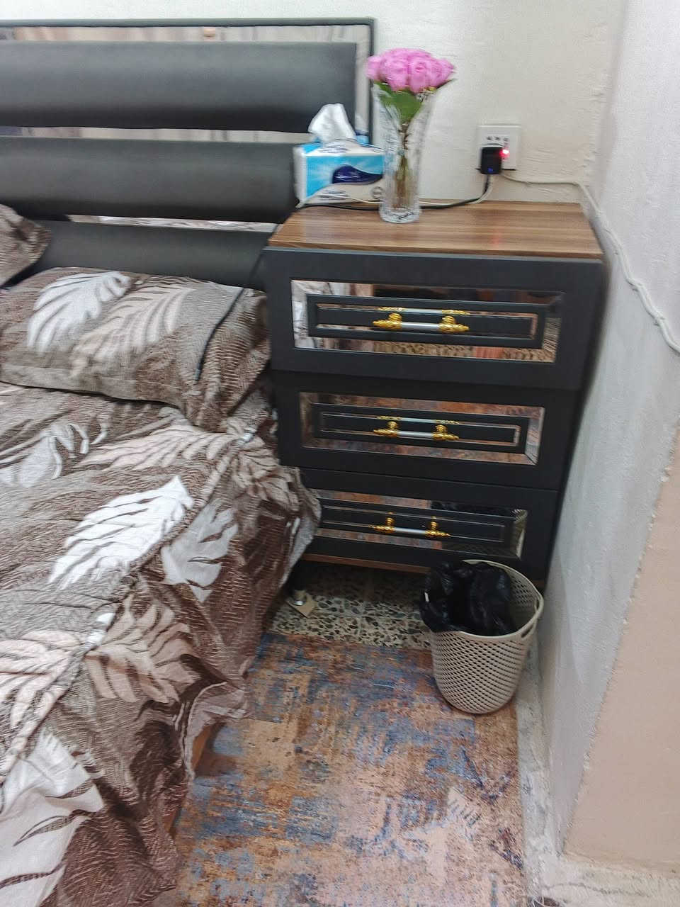 السلام عليكم غرفه نوم تركيه 6 ابواب للبيع 6 قطع السعر 600 المكان المنصور الداودي للاستفسار ***********
