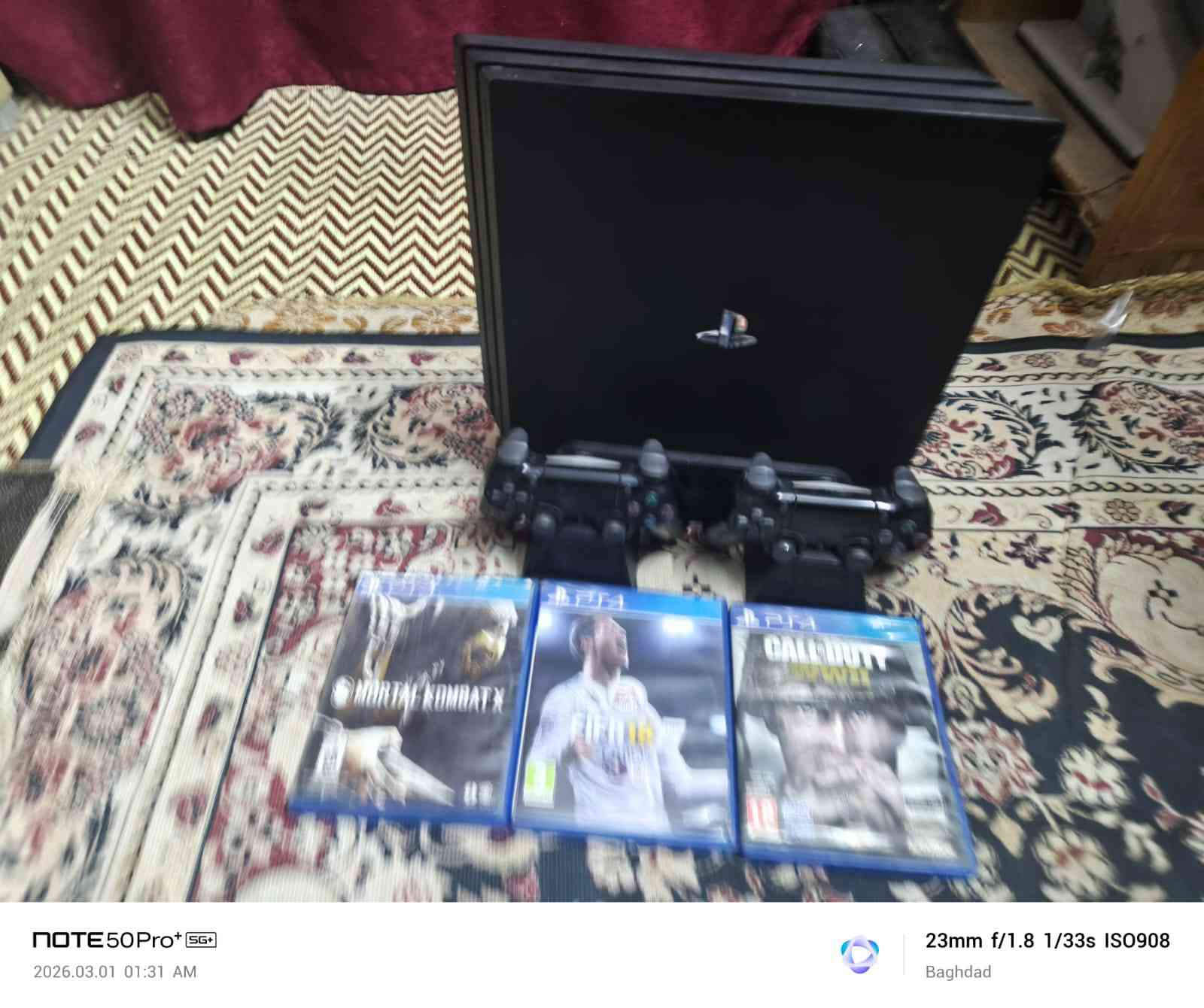 بليستيشن 4برو
نضافة 99%
مع كامل ملحقاتة ثلاث اقراص وكيبل HDMI2.0ومروحة فان 
جهاز غير مفتوح استعمال قليل
0***********
بسعر 350الف بغداد المنصور
