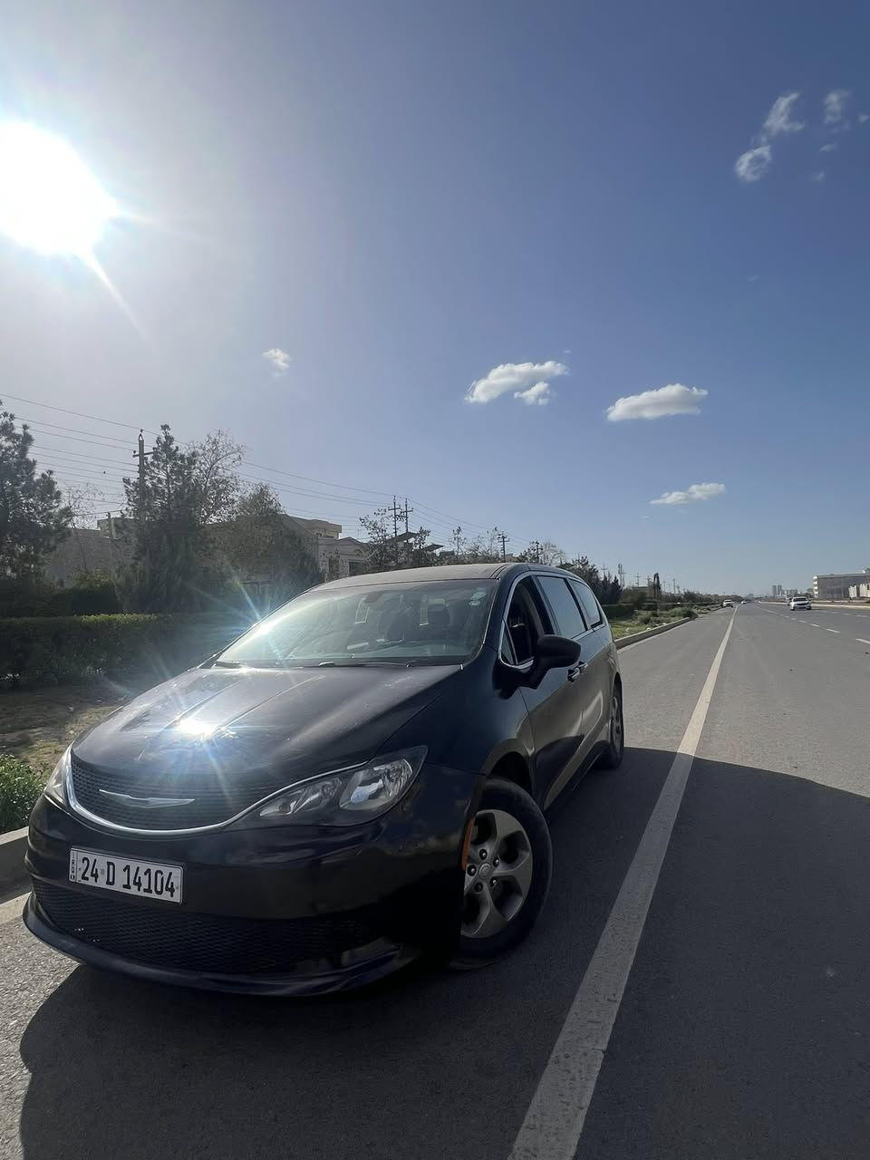 chrysler pacifica 2017
Chrysler 2017 
١٤٠ مايل ماشي 
٤ جام كهربا 
تعديل سرعه 
٤ قعتع بدون دواخل  سفعه سياق
سعر ١٧٠ 
مكان اربيل 
***********
***********
