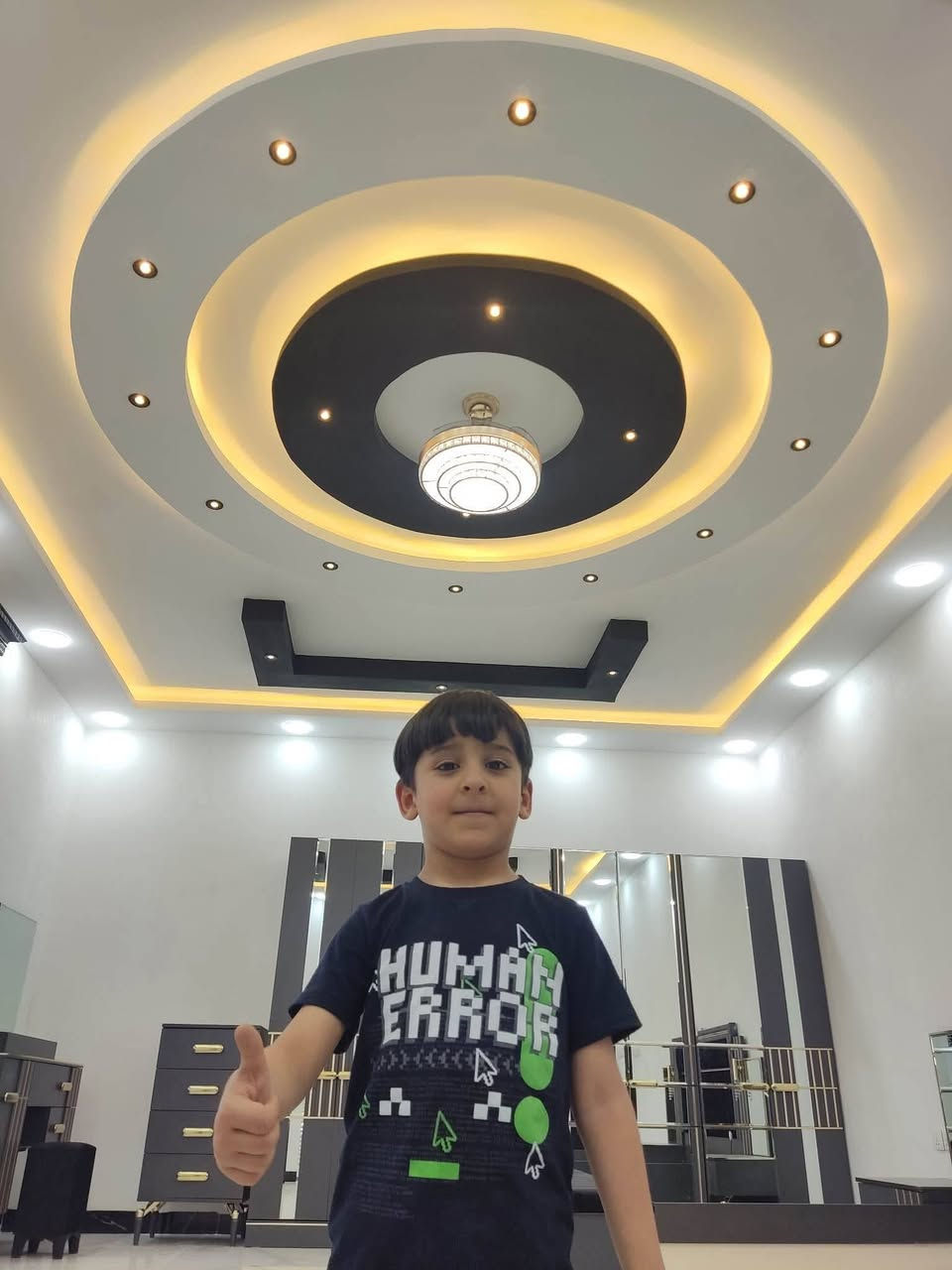 فلات ب 10 دولارات حزام 12 دولار كريستو عمل الاستفسار اتصل على الرقم ***********
