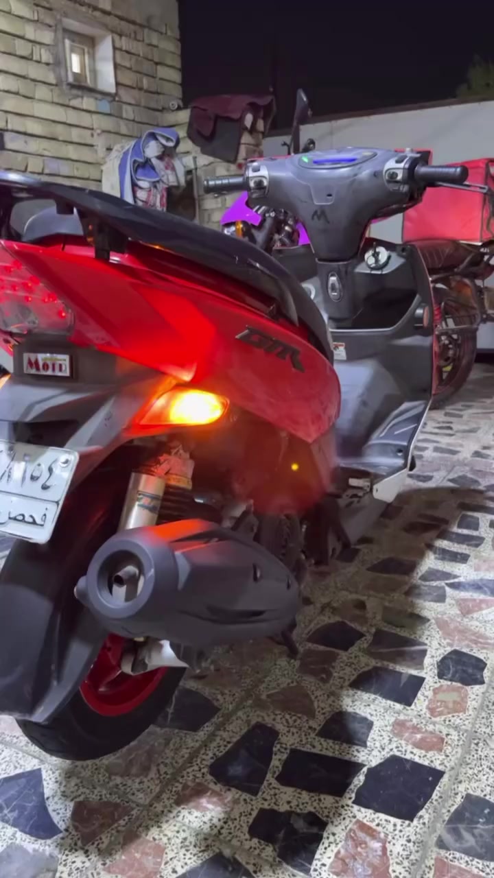 السلام عليكم دراجه جي تي ار للبيع دراجه جديده رمبه 58 ممفتوحه وكلش قويه وما بيهة اي نقص وهاذ وصل المعرض منرلهة ب واحد وربعميه  السعر مليون وبيه مجال للتواصل :***********
