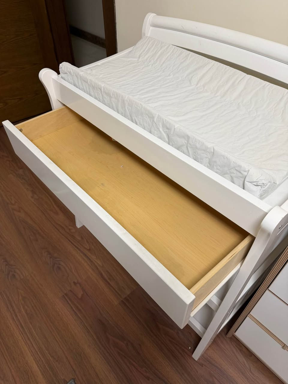 Baby changing table

Solid wood
Strong and big
2 shelves and drawer 
Changing pillow included

50.000 iqd أربيل, العراق


**إذا كنت صاحب هذا الإعلان وتريد حذفه لأي سبب، رجاءا أرسل رسالة إلى الدعم الفني**