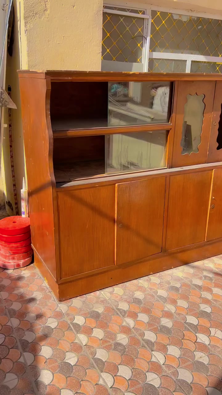 يا الله بوفيه تسكام خشب ثقيل للبيع 
العنوان قضاء القاسم حي العسكري مقابيل مدرسه الهادي 
الاستفسار الاتصال على الرقم ***********
