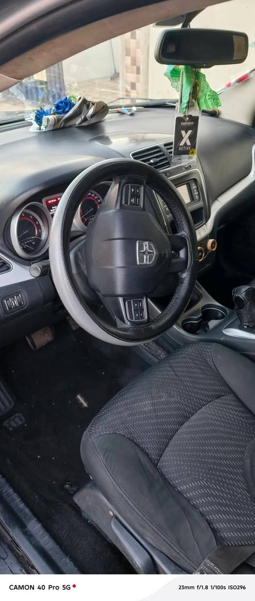 دوج جورني 2012 للبيع شرط كلين بدون ظرر بس السقف مقحل شويه بي بياظ وظاربه ستيكر أسود اصلي السياره ٥راكب محرك 2400( شرط محرك وكير تبريد تلج الموصفات أبواب أمامي فتح تلقائي عند الملامس نظام تحديد السرعة شاشه معلومات اعطال إطارات حساس اوكس Us   نظام مانع تزلق بصمه تشغيل تحكم استيرن تخم تاير جديد طخم حدادية جديد
السياره رقم دهوك الماني شرط تحويل أو الوكالة 
السعر 108السياره عله غرامه مرورية ٥اوراق ينشال من حك السياره الاتصال عله الرقم *********** اوتساب بي
