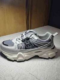 أحذية جديدة • ٥٠ قطعة • مقاسات ٤٠-٤٥