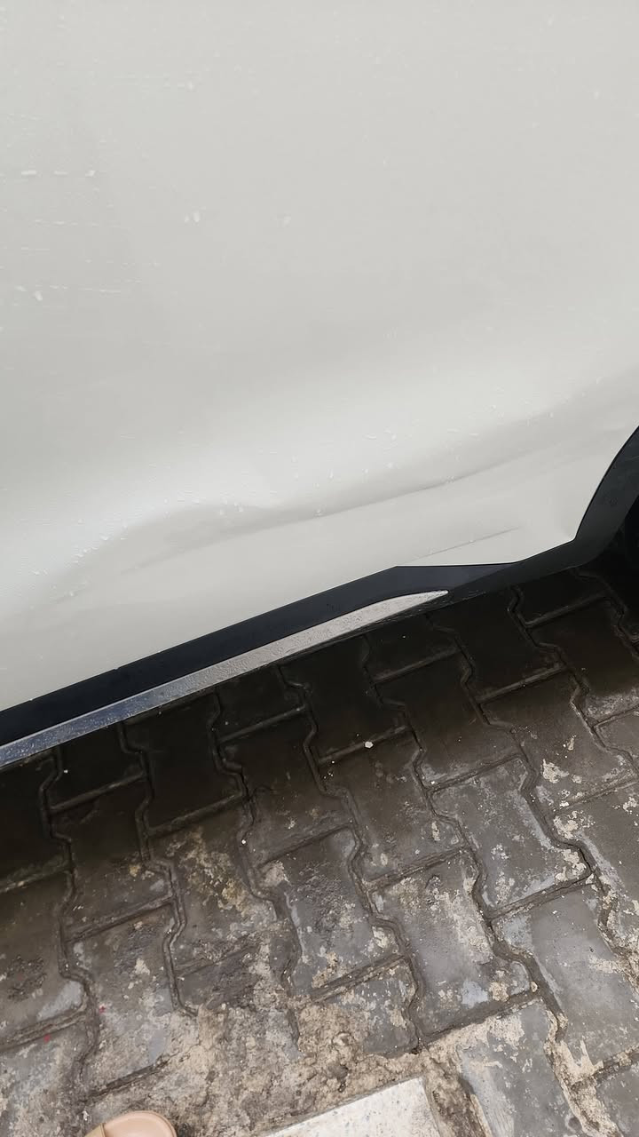 سورنتو ٢٠٢٥ 4X زيرو
اعلى فئة ضمان الدولية
.

السيارة اخذناها زيرو بس انطخت بالباب الي خلف السايق وبعدها على حطتها مدكيناها بارد
.
ماشيه 1400
.
مكانها الاعظمية
.
السعر 395 ورقه 
.
***********
