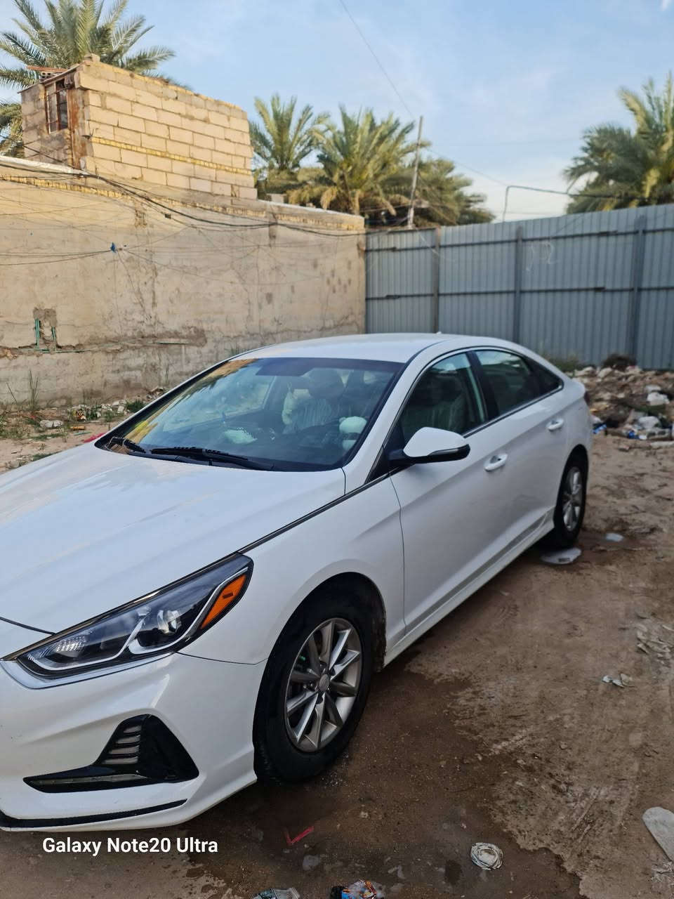 السلام عليكم.
سوناتا موديل 19 محرك 2400 GDI رقم بابل. مواصفاته. 

تحكم كامل بلمقود 
مانع انزلاق 
مثبت سرعه 
اوامر صوتيه 
كامره خلفية 
كشنات تدفئه 
رادارات جانبيه 
رادار خلفي 
تخم تاير جديد 
تغليف الارضيه بلكامل 
تغليف الكشنات 
ادامه منظومه الاحتراق بلكامل 
وبعد بيه هواي مواصفات. 
مكفوله من اللغد والشواصي والتكم. 
السياره مناقصه برغي بفظل الله. 
تبريده خير من الله. 
كهربائيته كله بلادي. 

ترهم مراوس اوبيع 
130$
***********
