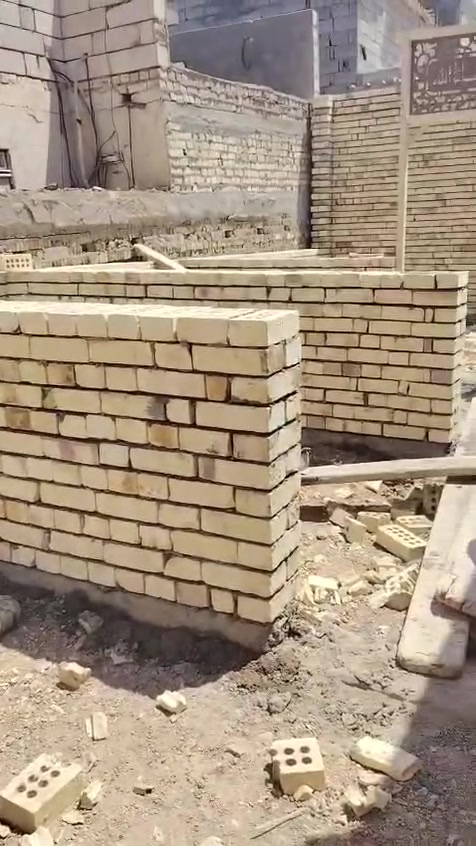 السلام عليكم إخوان بنه درجه أول سعر المتر تسليم مفتاح 400 ألف وعدنه نظام تقسيط ***********‬‏
