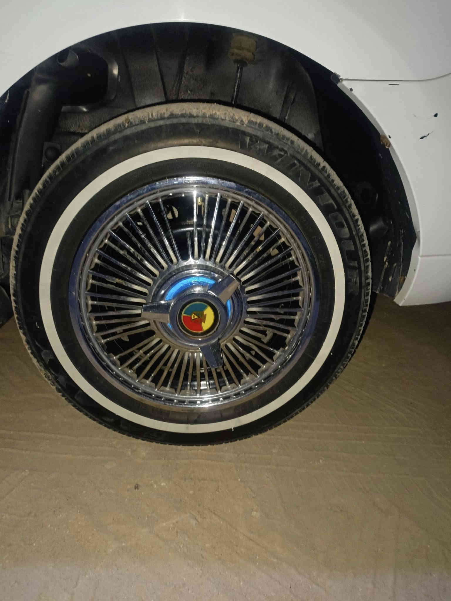 السلام عليكم شباب
كبات حجم15للبيع الشاخات حديد الاصليات بس هذا الكب المصوره تعبان الباقيات نضيفات جدد السعر 125 وبيهن مجال للشراي 
الرقم:***********
